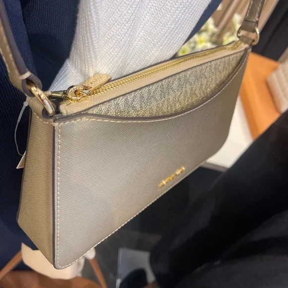 MICHAEL KORS Arden Medium Metallic Crossbody Bag
Pale Gold 
NWT - Picture 5 of 16